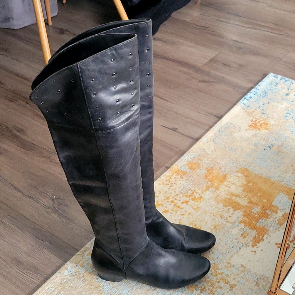 Kenneth Cole size 9 over the knee black leather boots